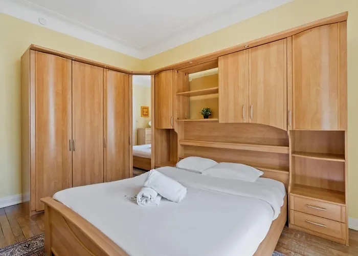 Cozy 3br Townhome Walk To Center & Park Free * لوكسمبورغ