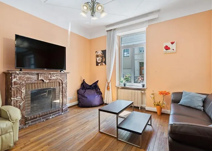 Cozy 3br Townhome Walk To Center & Park Free بيت للعطل *