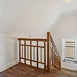 Cozy 3br Townhome Walk To Center & Park Free