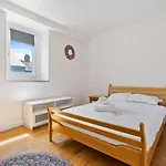 Cozy 3br Townhome Walk To Center & Park Free Holiday home Luxembourg