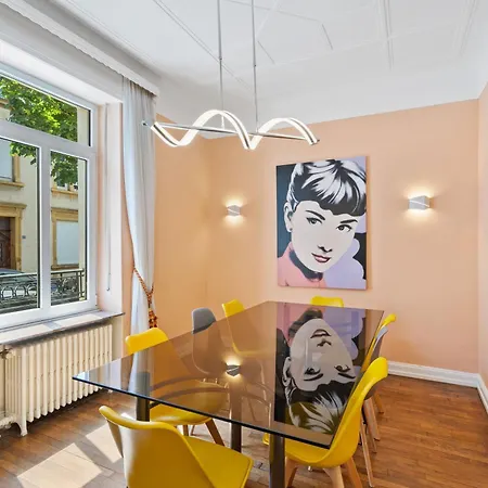 Cozy 3br Townhome Walk To Center & Park Free Vakantiehuis Luxemburg