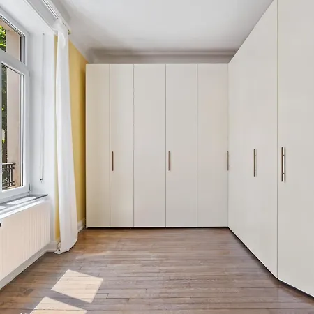 Cozy 3br Townhome Walk To Center & Park Free