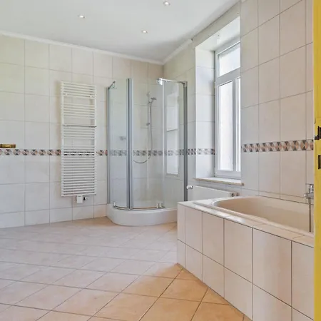 Vakantiehuis Cozy 3br Townhome Walk To Center & Park Free