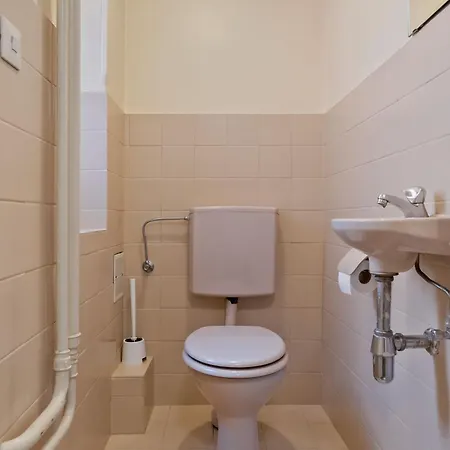 Ferienhaus Cozy 3br Townhome Walk To Center & Park Free Luxemburg