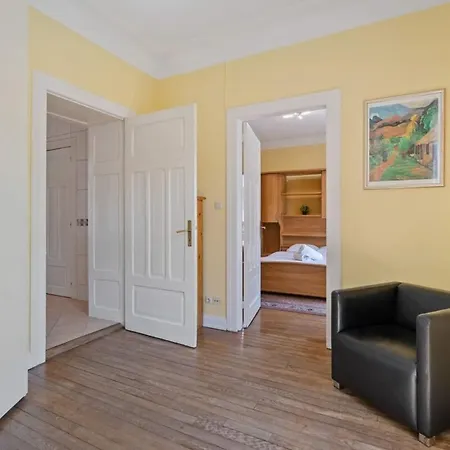 Semesterbostad Cozy 3br Townhome Walk To Center & Park Free Luxemburg