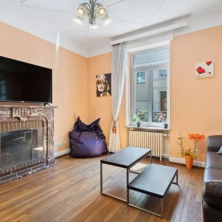 Cozy 3br Townhome Walk To Center & Park Free Holiday home *